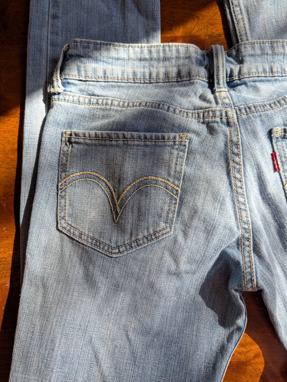 Levi Strauss Too Superlow 524 Lightwash Skinny Jeans Levi's Junior's Size 3 - Picture 7 of 10